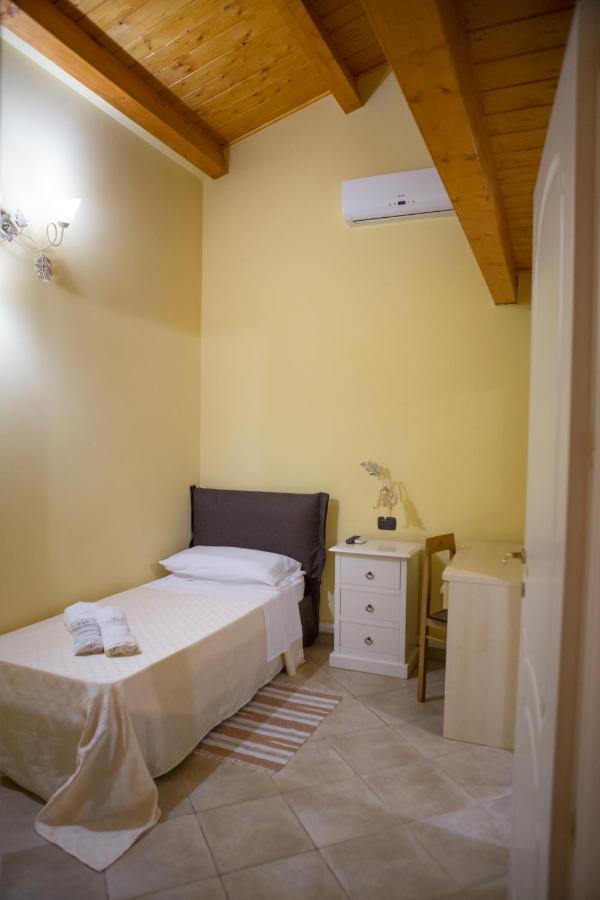 B&B Del Corso Vittorio Вибо-Валентия Экстерьер фото